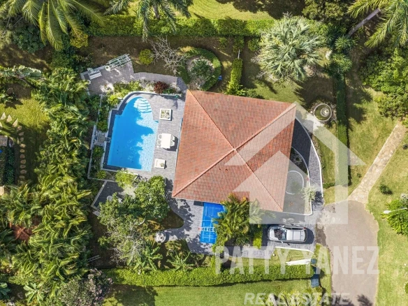 Move-In Ready 2-Bedroom Villa with Pool in Gated Community