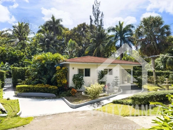 Move-In Ready 2-Bedroom Villa with Pool in Gated Community