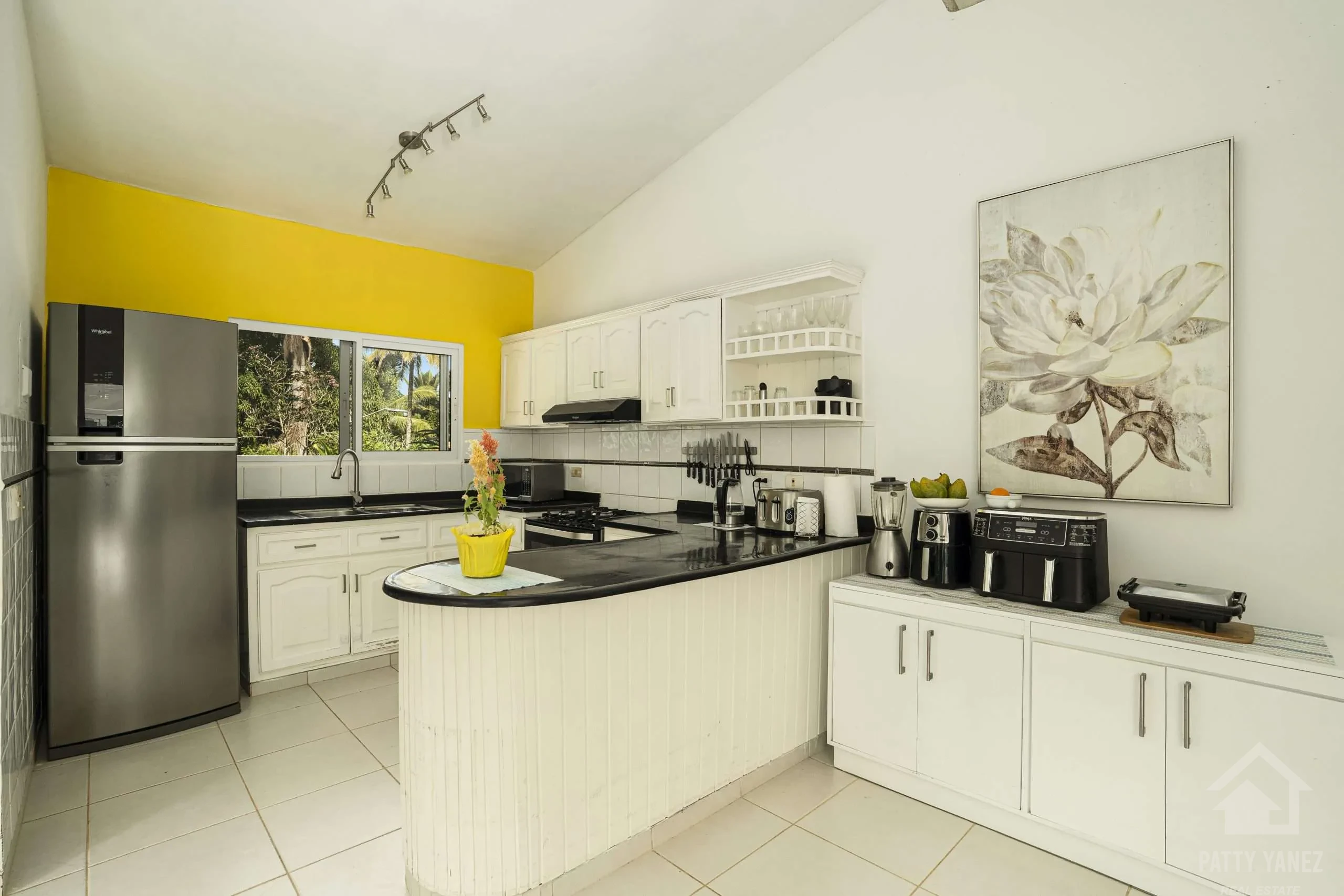 Move-In Ready 2-Bedroom Villa with Pool in Gated Community