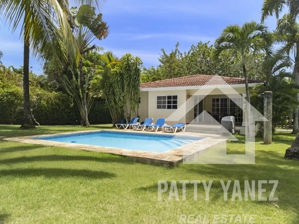 Charming 2-Bedroom Villa Steps from Scenic Dining & Views
