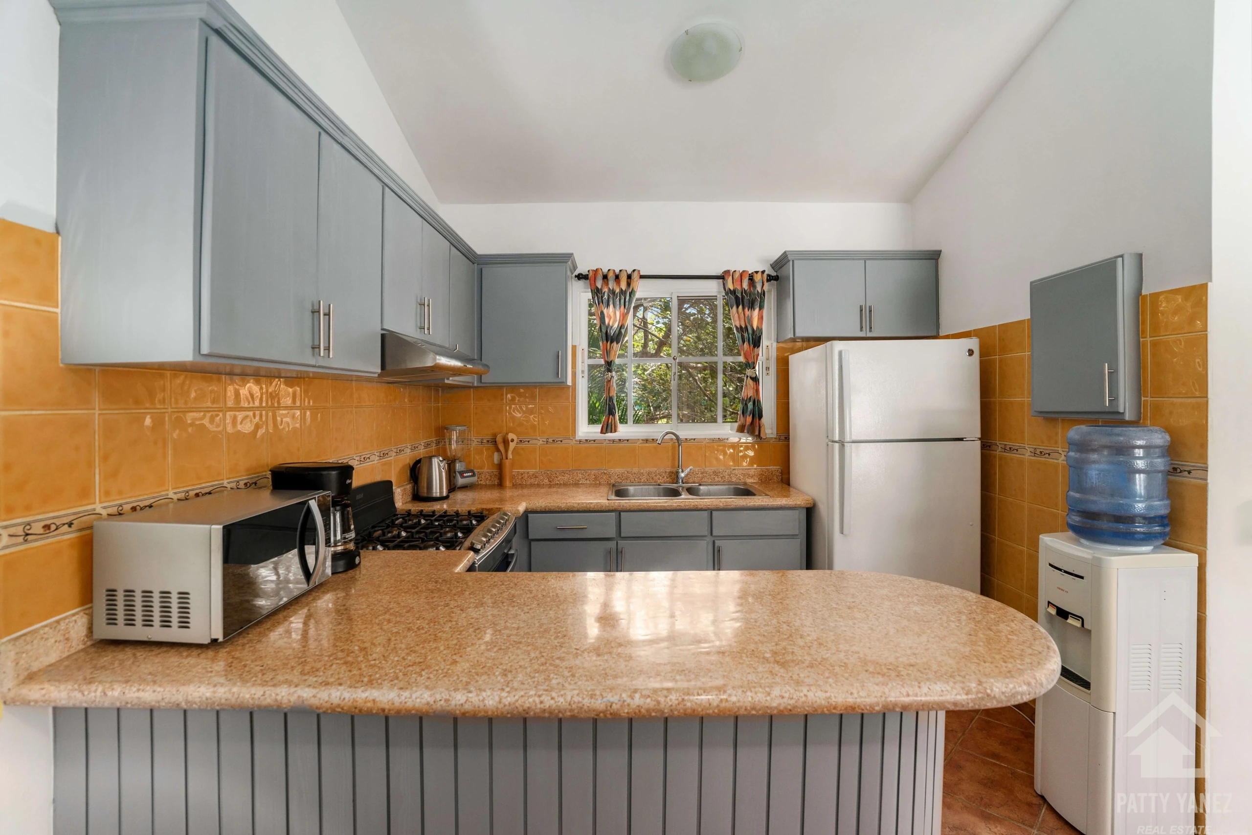 Charming 2-Bedroom Villa Steps from Scenic Dining & Views