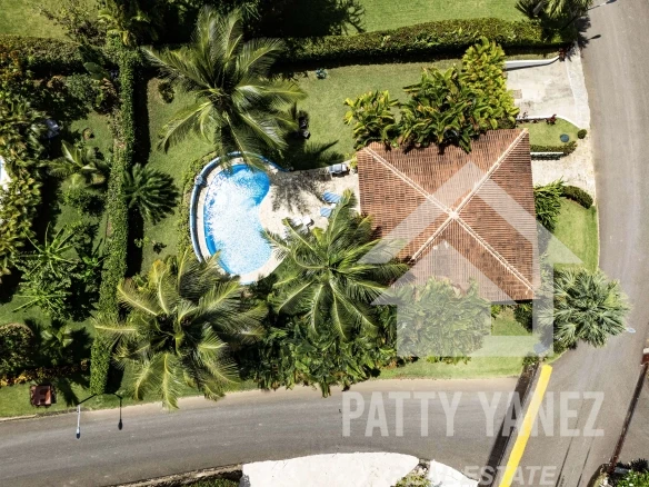 Una vida relajada en la isla en una preciosa villa amueblada