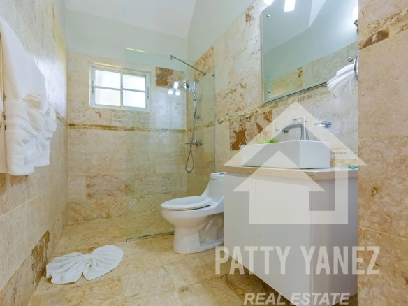 Bright 3-Bedroom Villa in a Well-Located, Quiet Gated Community