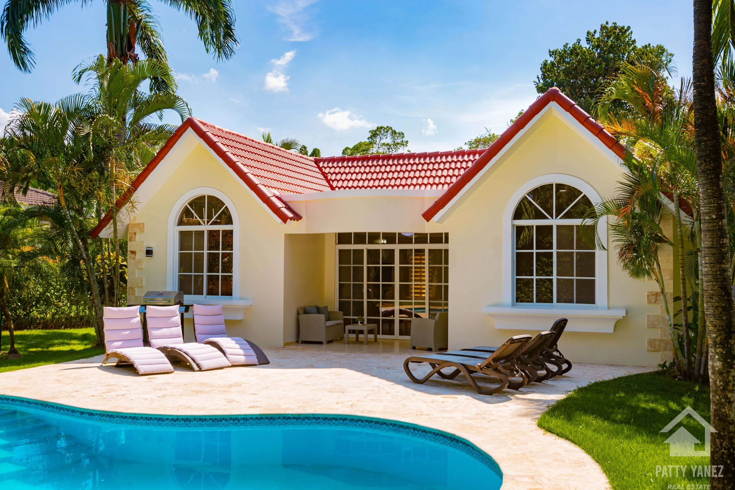 Bright 3-Bedroom Villa in a Well-Located, Quiet Gated Community