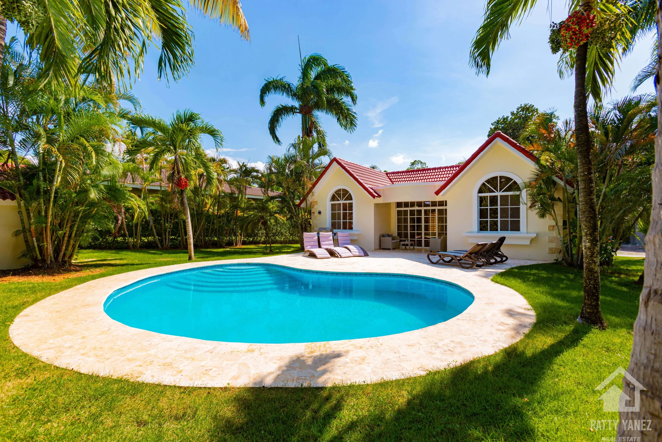 Bright 3-Bedroom Villa in a Well-Located, Quiet Gated Community