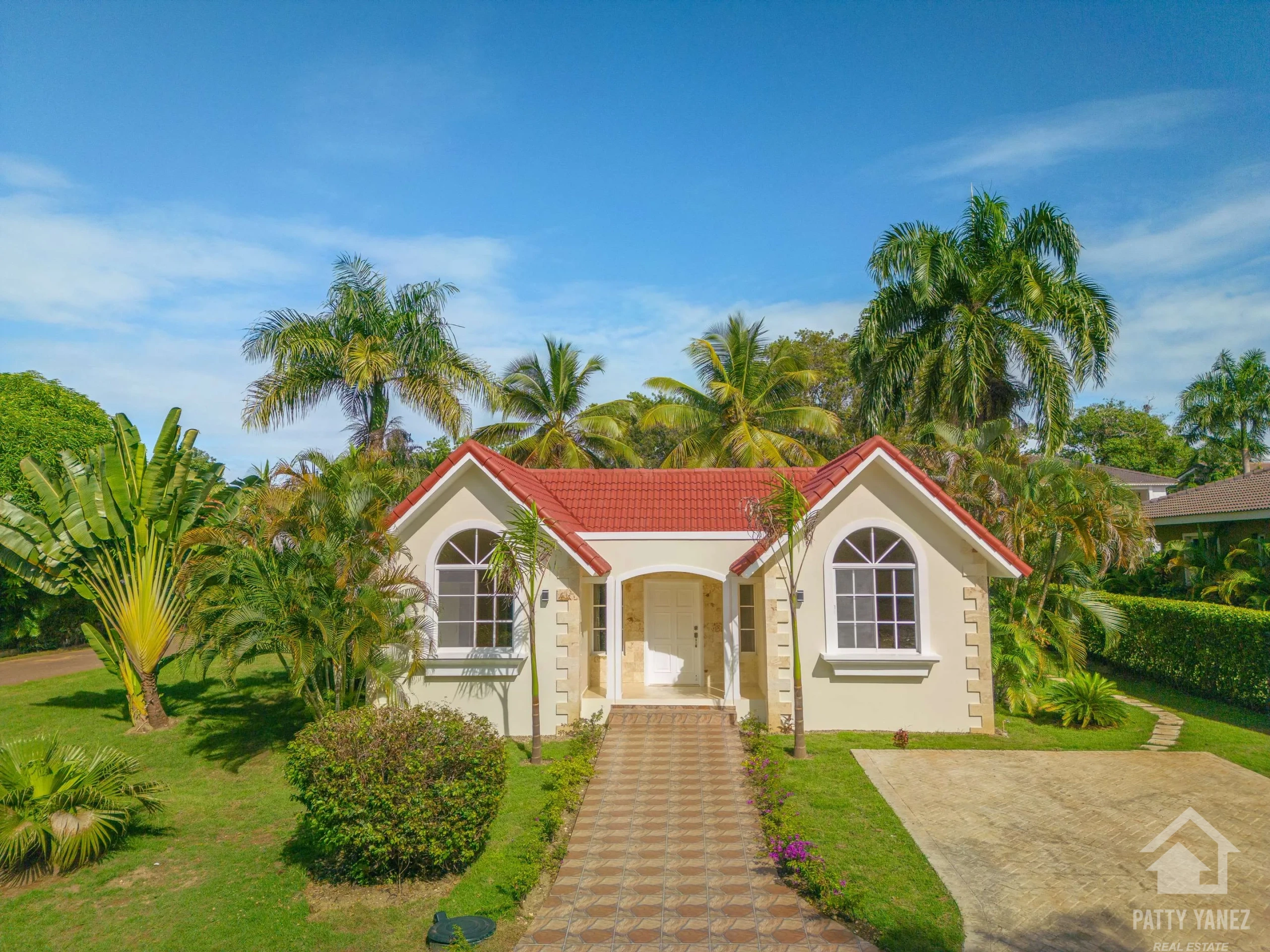 Bright 3-Bedroom Villa in a Well-Located, Quiet Gated Community