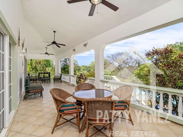 4-Bedroom Villa Gated Community Near Beaches in Sosúa