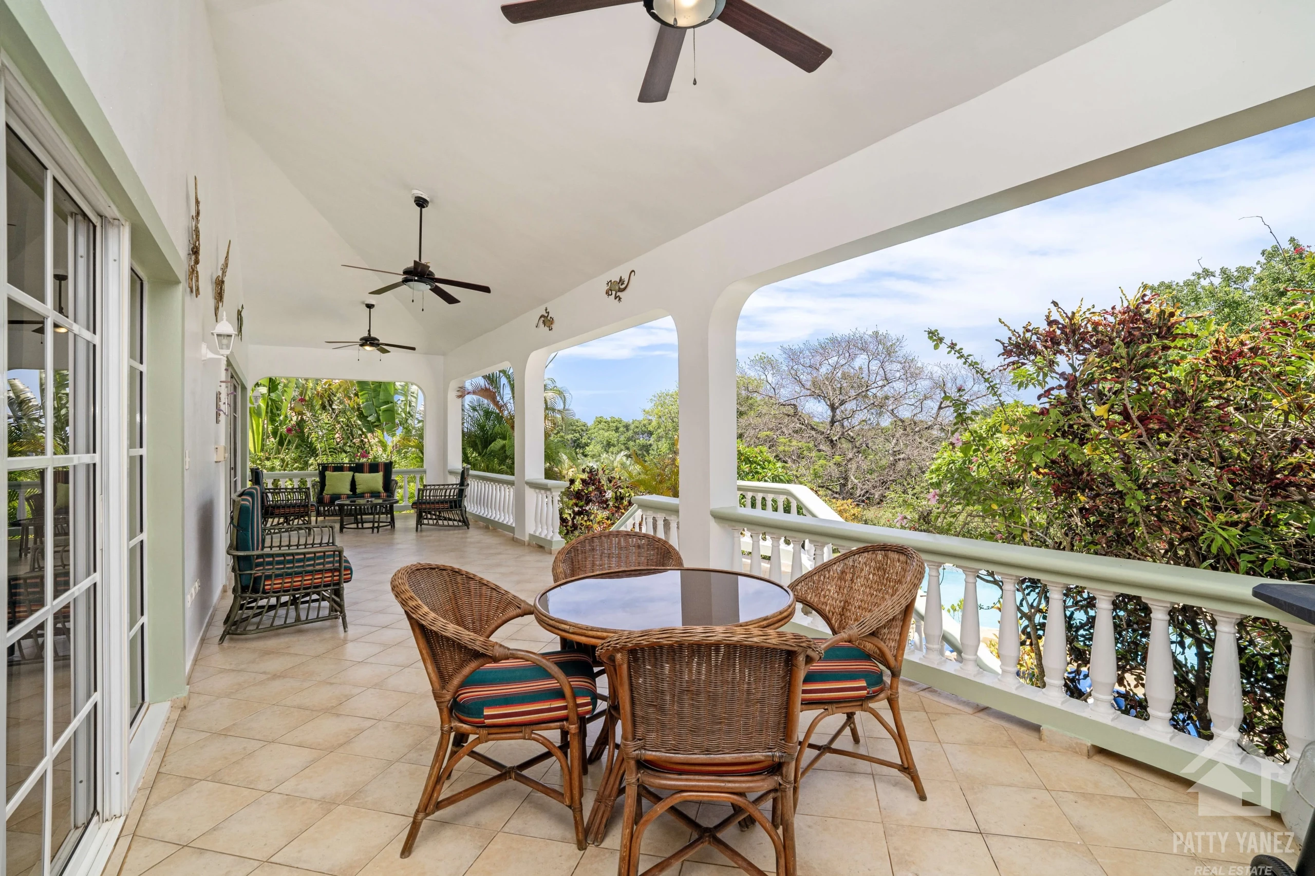 4-Bedroom Villa Gated Community Near Beaches in Sosúa