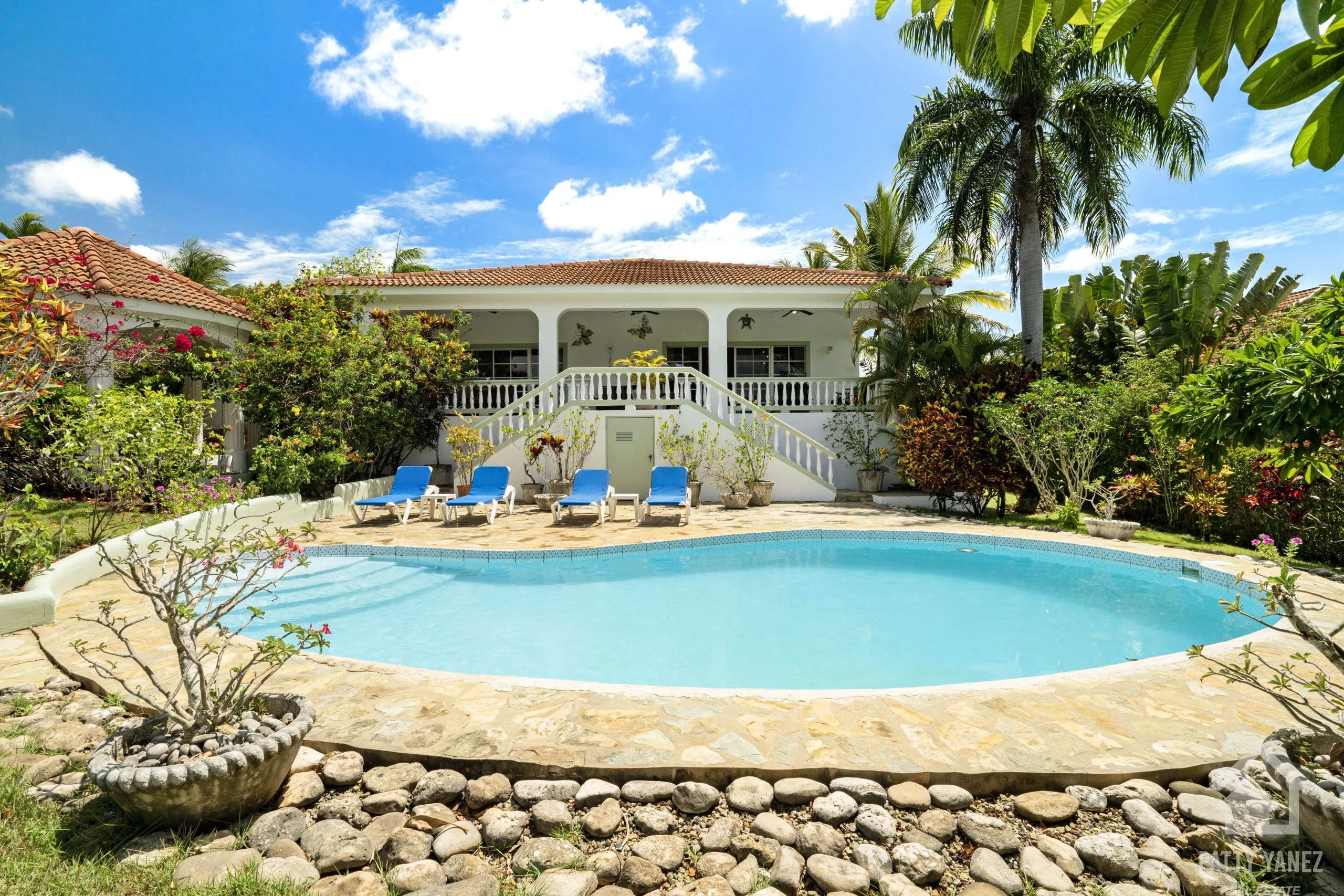 4 bedroom villa for sale in sosua gated community under 500K (2) 4-Bedroom Villa Gated Community Near Beaches in Sosúa