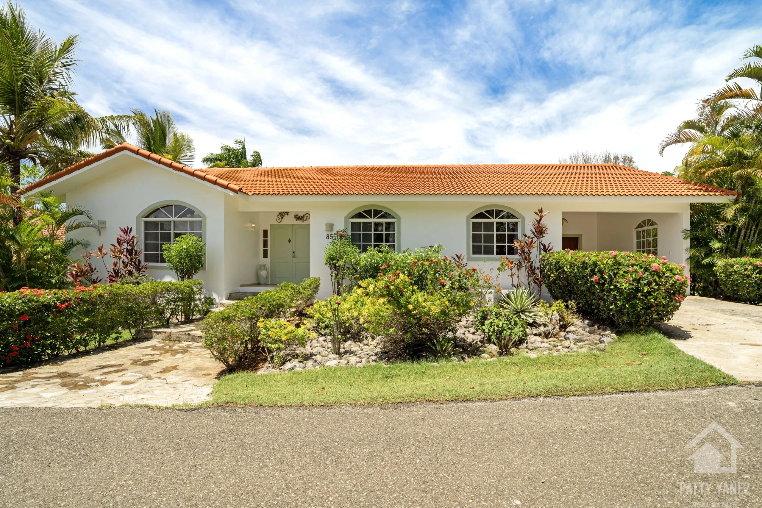 4-Bedroom Villa Gated Community Near Beaches in Sosúa
