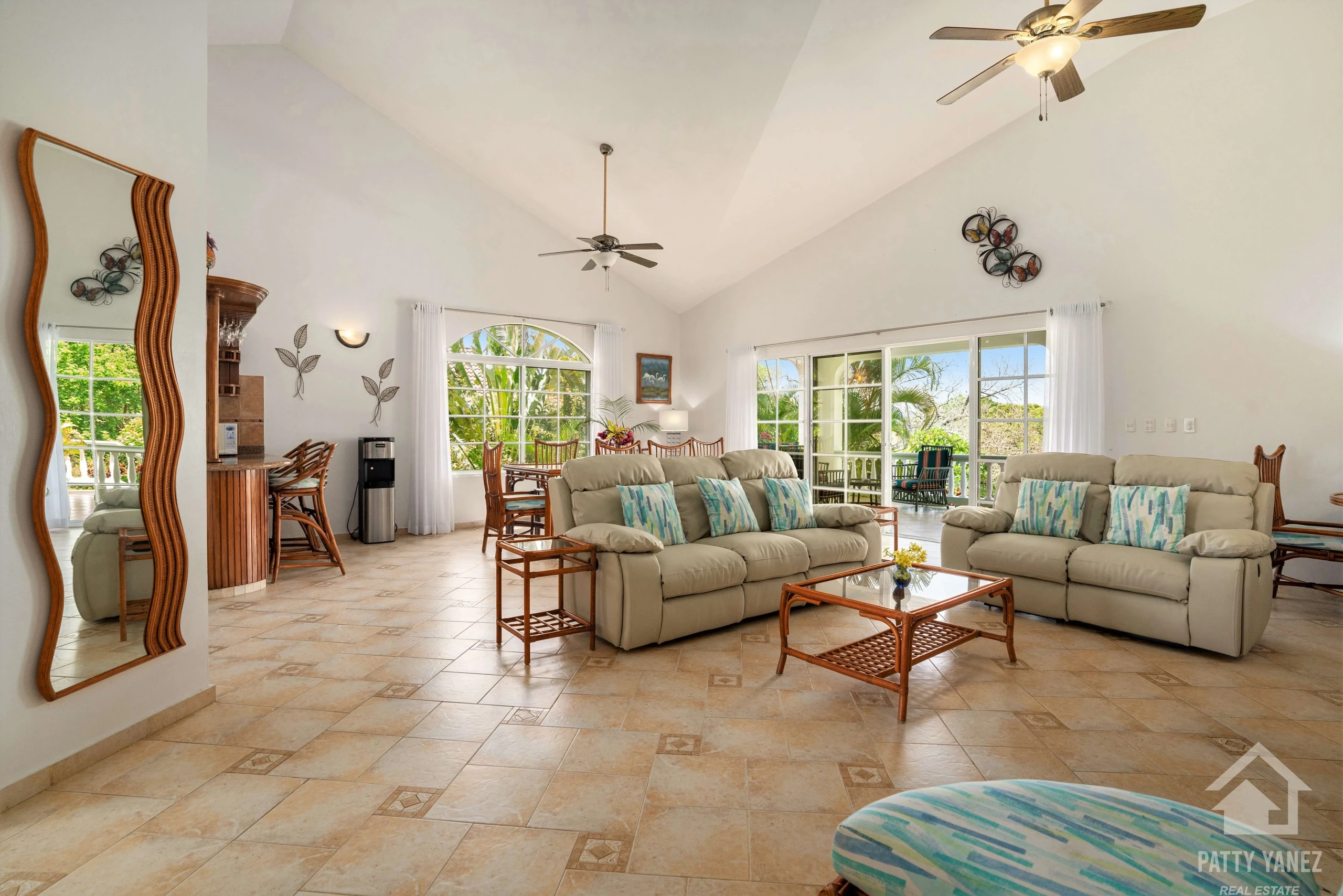 4-Bedroom Villa Gated Community Near Beaches in Sosúa