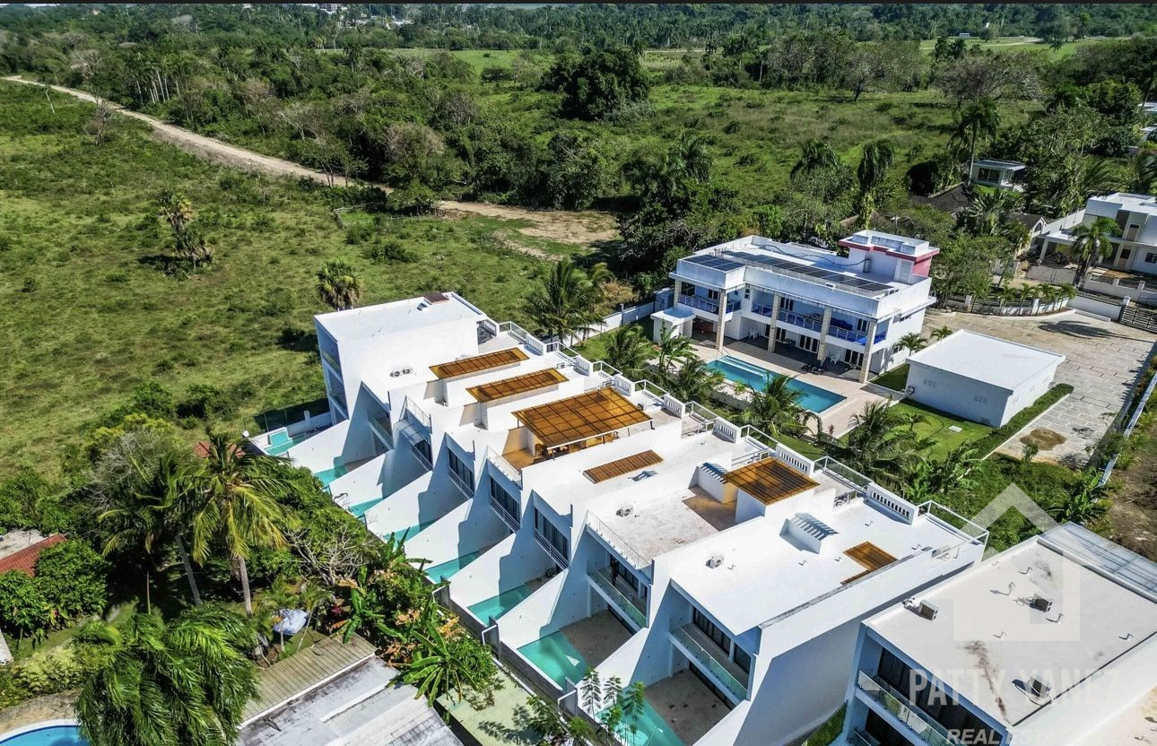 Turnkey 4-Bedroom Townhouse with Private Pool in Perla Marina