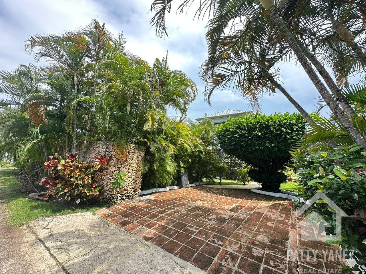 Villa amueblada de 3 dormitorios con piscina privada cerca de las playas de Sosúa