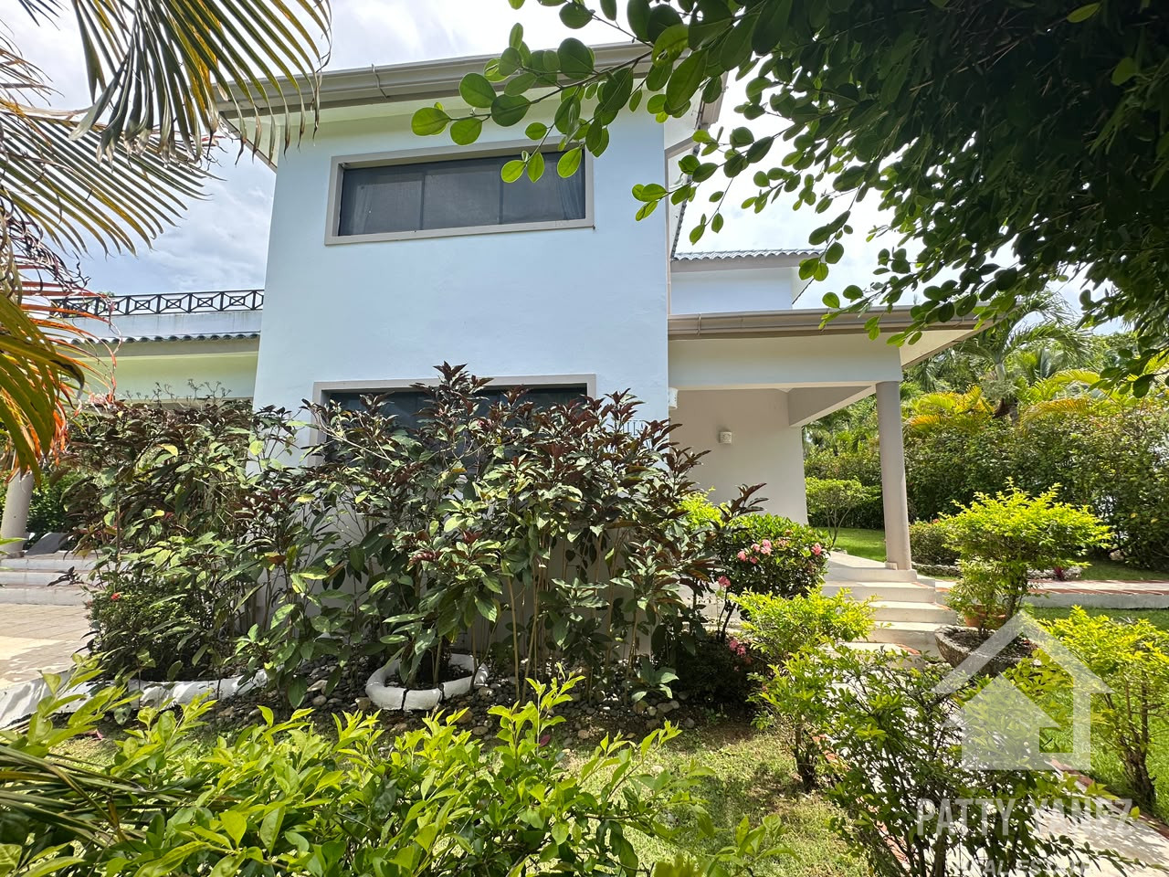 Villa amueblada de 3 dormitorios con piscina privada cerca de las playas de Sosúa