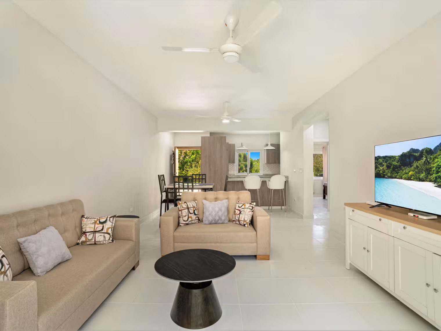 Se vende departamento de 2 recámaras en un complejo residencial cerrado en Sosúa (12) Condominio de 2 recámaras en venta en un complejo residencial de Sosúa, con terraza y piscina