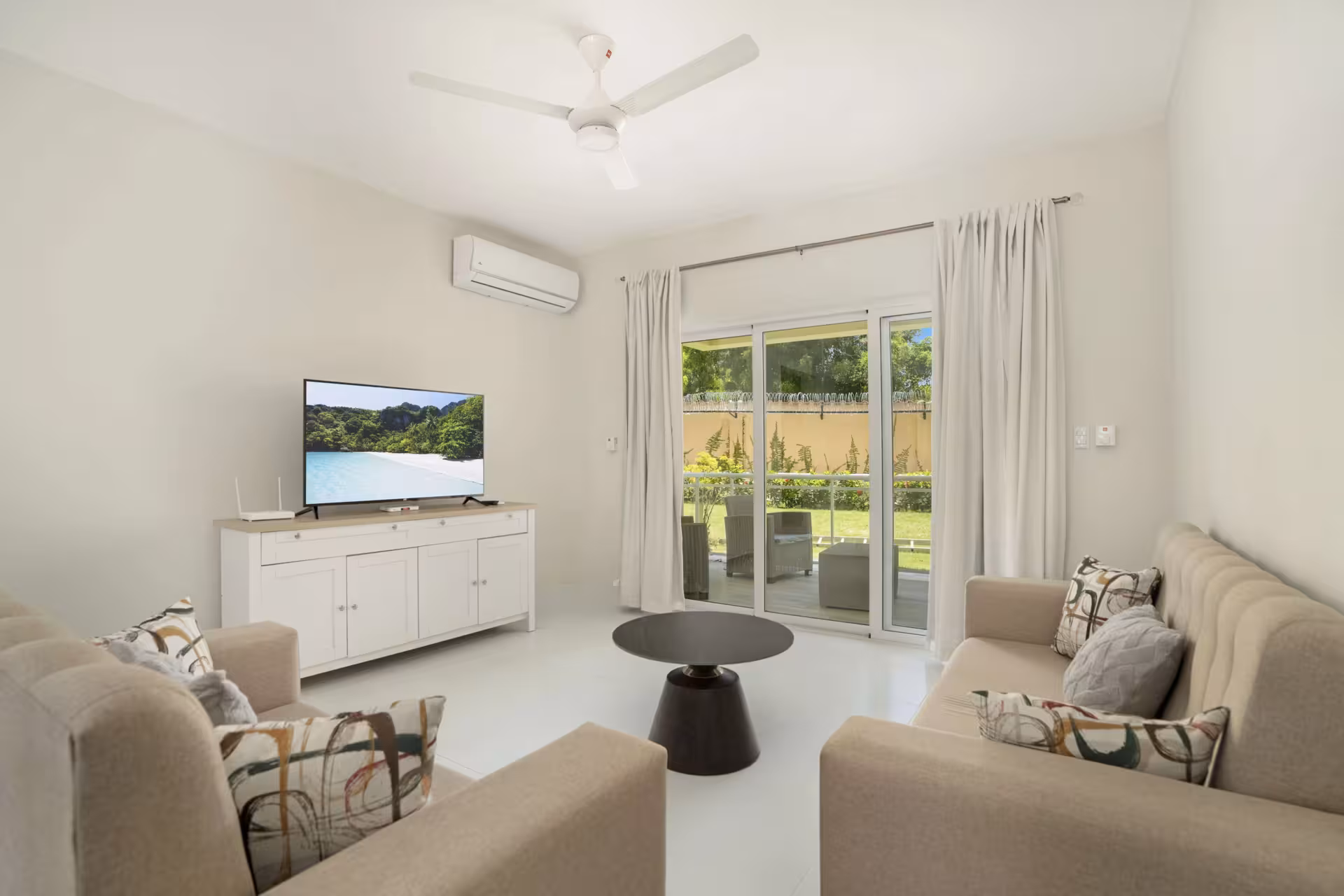 Departamento de 2 recámaras en venta en un complejo residencial de Sosúa, con terraza y piscina