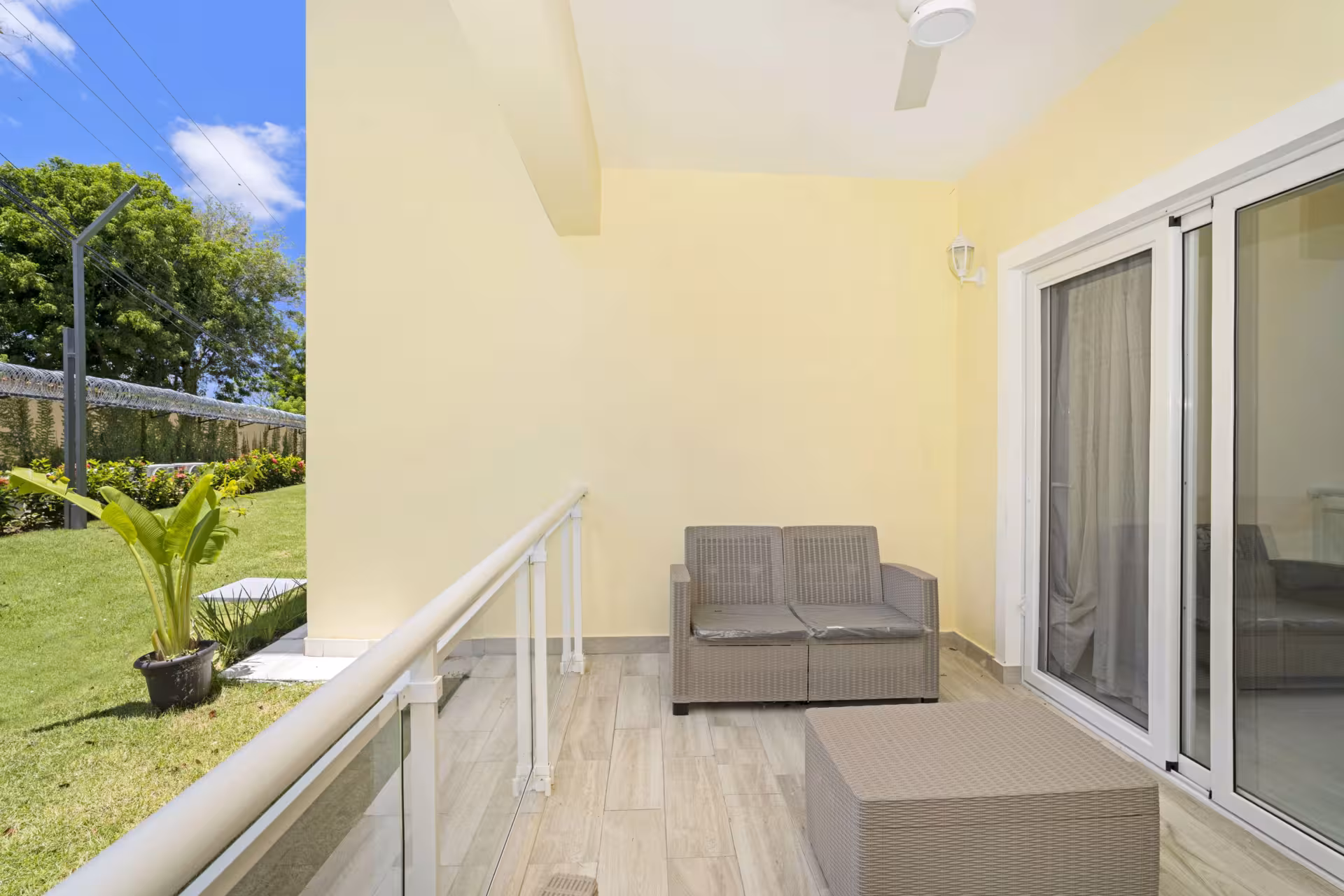 Departamento de 2 recámaras en venta en un complejo residencial de Sosúa, con terraza y piscina