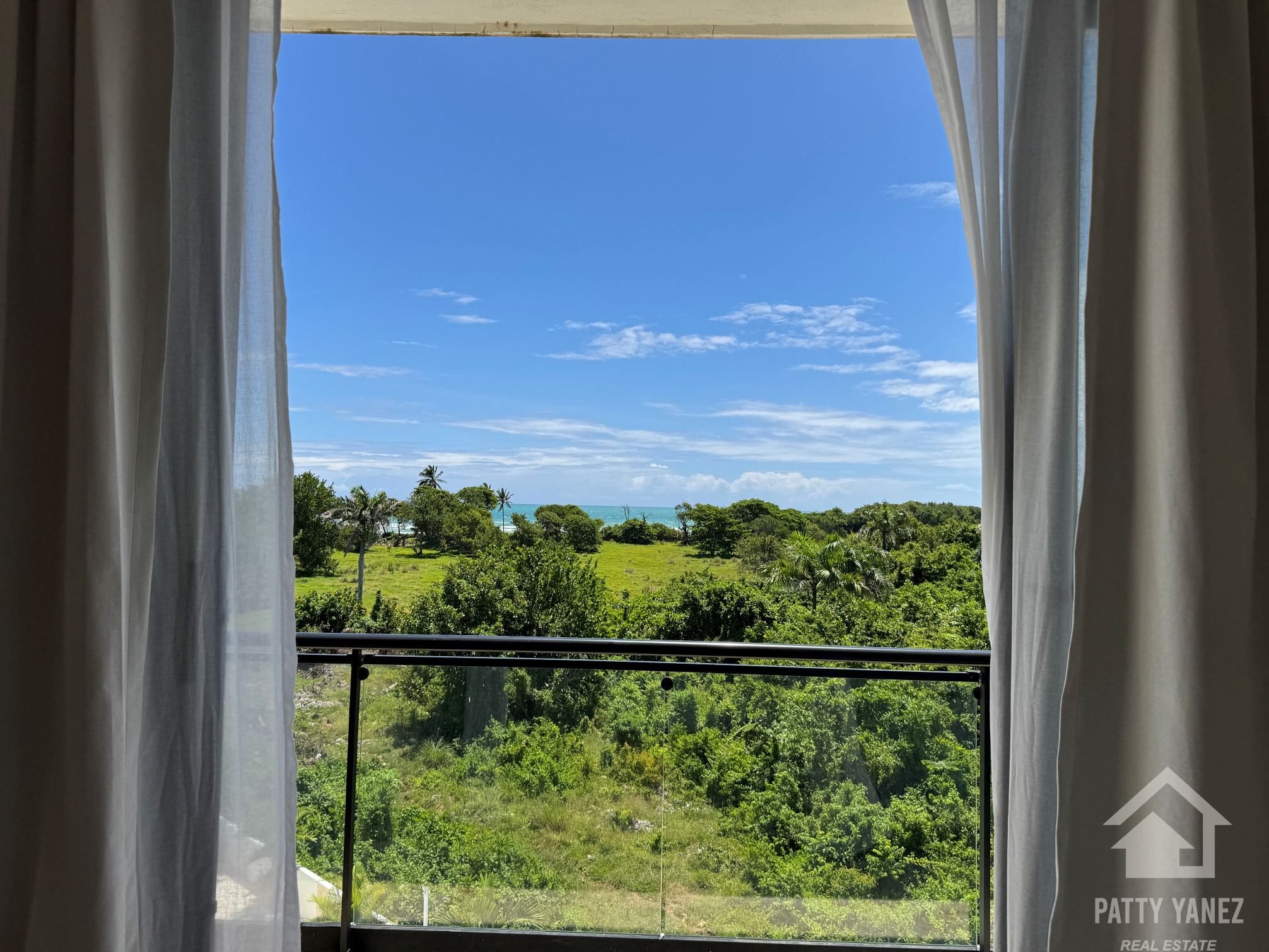 2-Bedroom Condo with Ocean View in Playa Encuentro