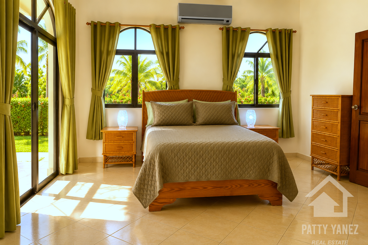 3-Bedroom Villa with Guest House in Playa Encuentro