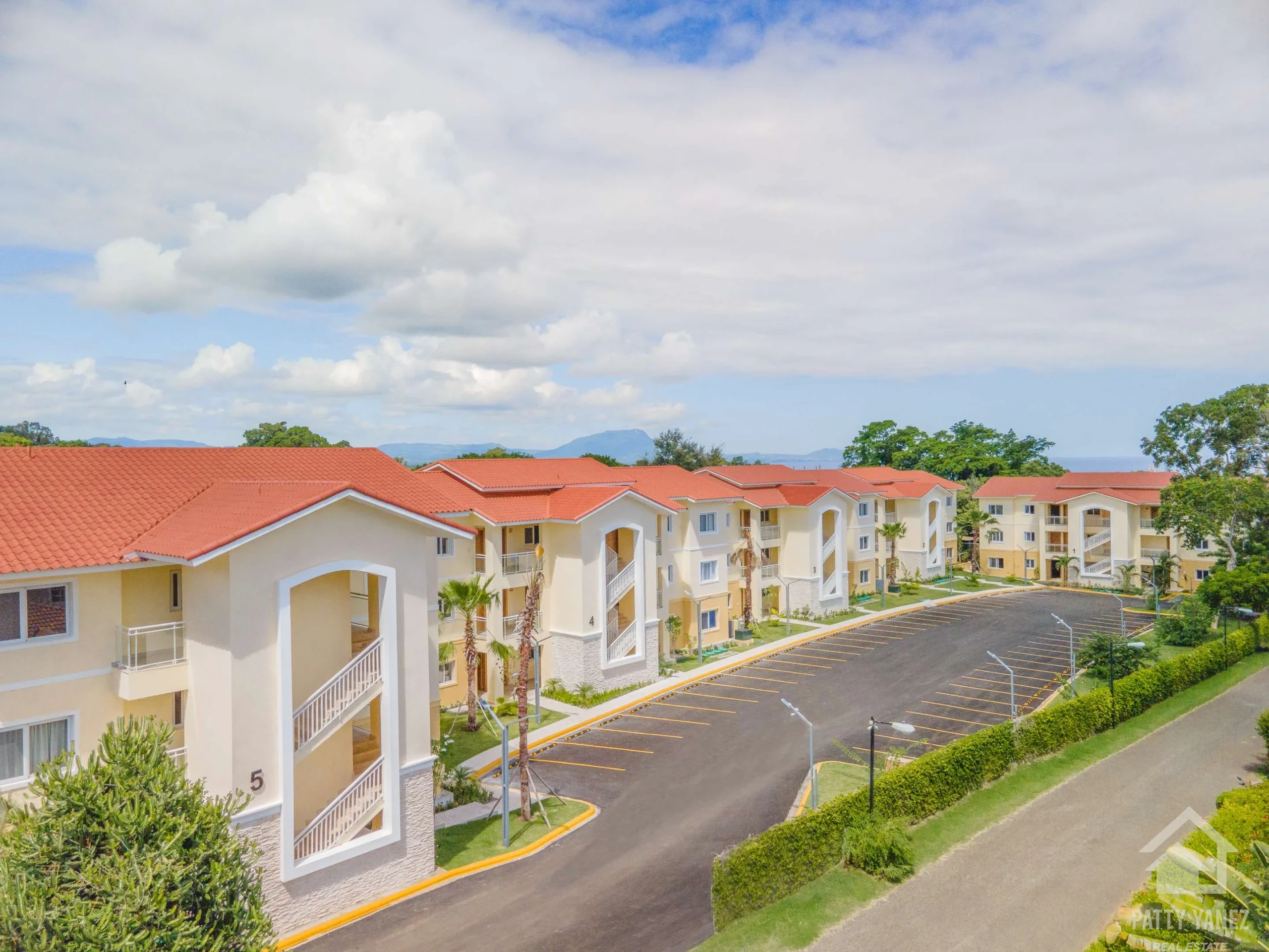 Departamento amueblado de 2 recámaras con loft cerca de la playa
