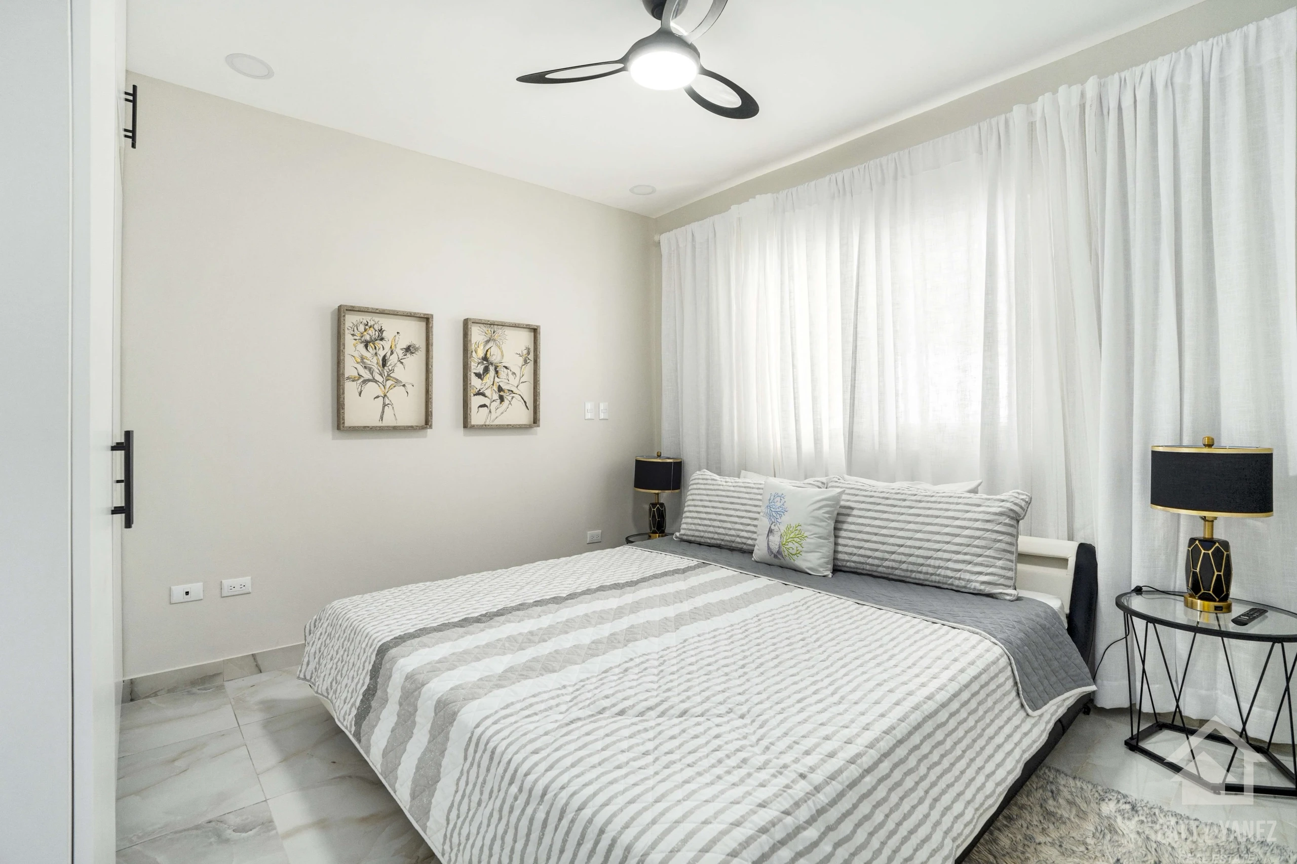 Departamento amueblado de 2 recámaras con loft cerca de la playa