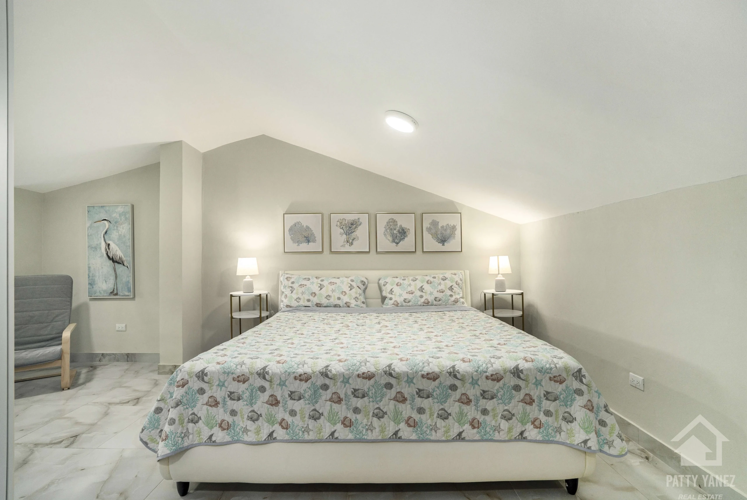 Departamento amueblado de 2 recámaras con loft cerca de la playa