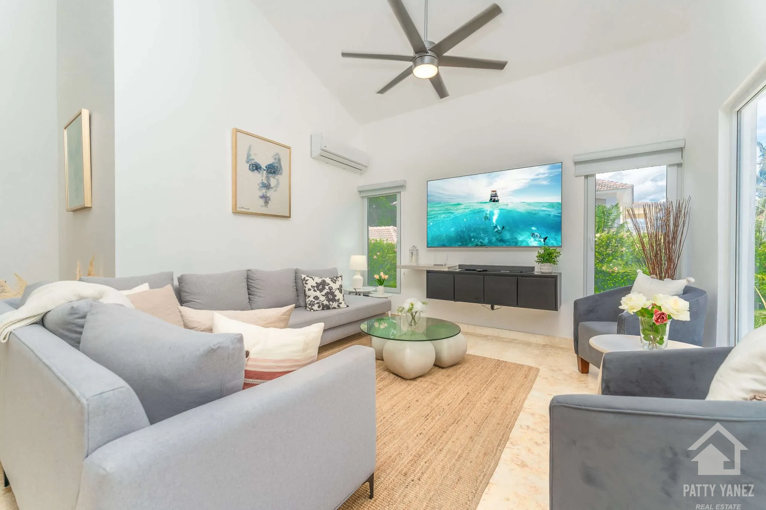 Modern Caribbean Villa with 4 Bedrooms and Private Pool