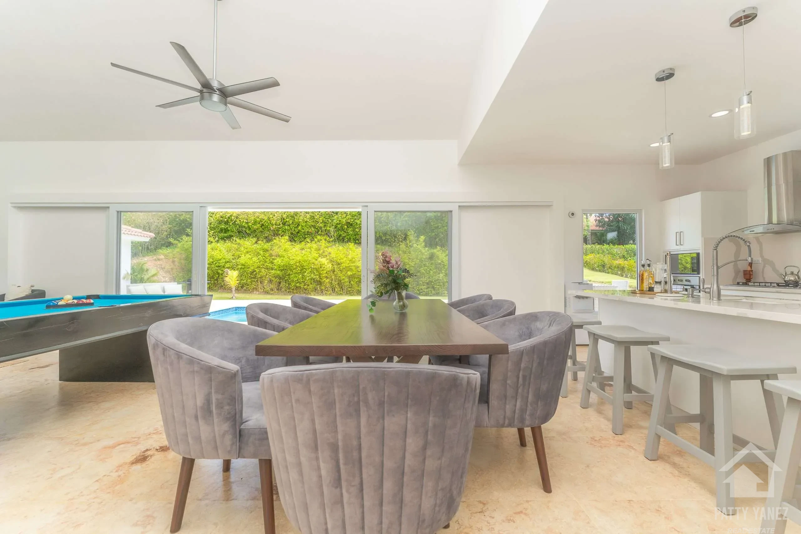 Modern Caribbean Villa with 4 Bedrooms and Private Pool