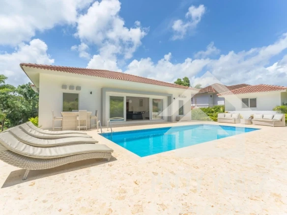 Modern Caribbean Villa with 4 Bedrooms and Private Pool