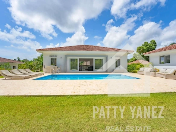 Modern Caribbean Villa with 4 Bedrooms and Private Pool