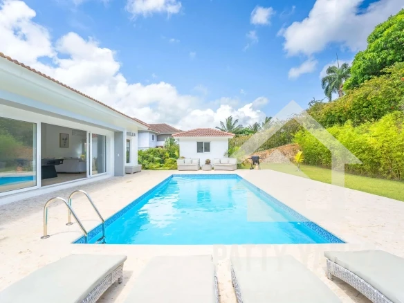 Modern Caribbean Villa with 4 Bedrooms and Private Pool