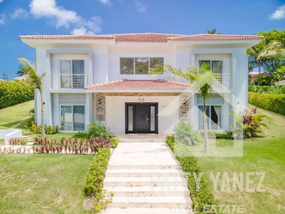 Modern Caribbean Villa with 4 Bedrooms and Private Pool