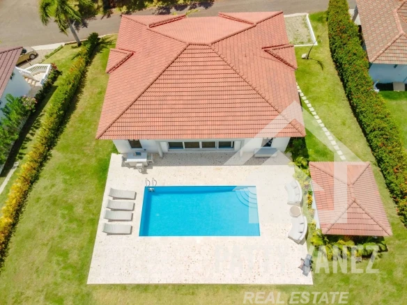 Modern Caribbean Villa with 4 Bedrooms and Private Pool