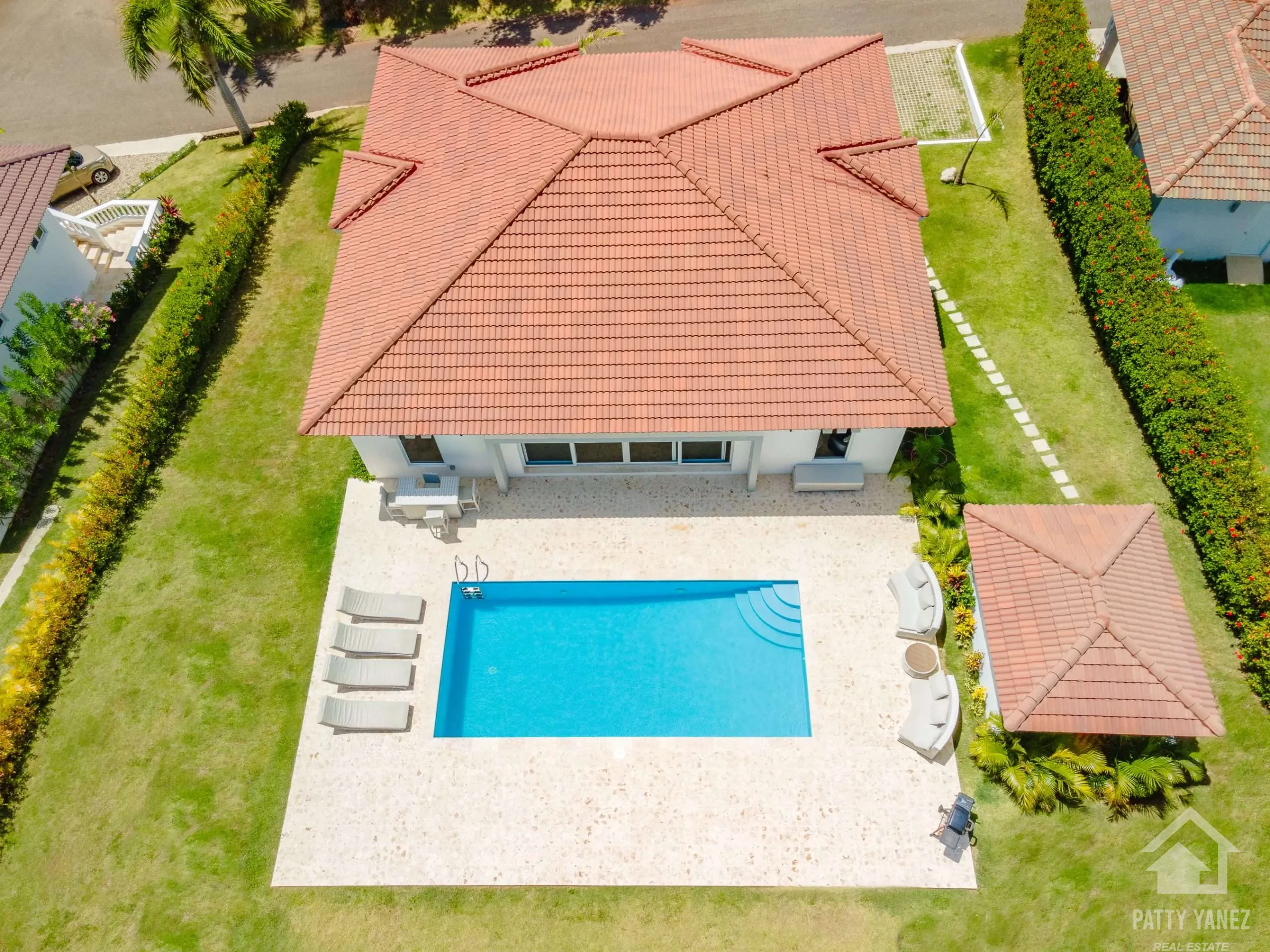 Modern Caribbean Villa with 4 Bedrooms and Private Pool