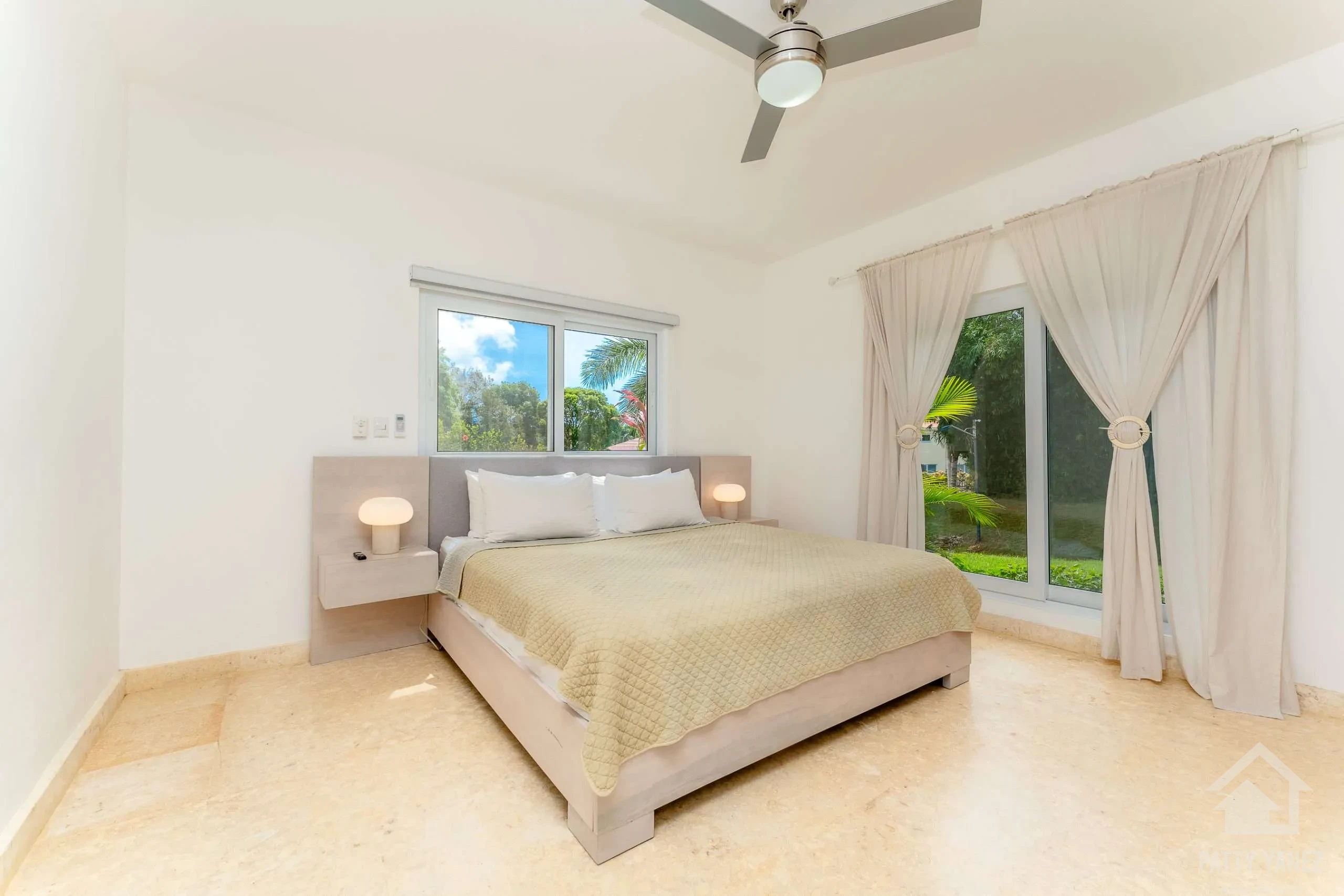 Modern Caribbean Villa with 4 Bedrooms and Private Pool