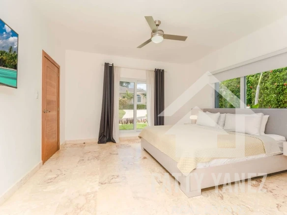 Modern Caribbean Villa with 4 Bedrooms and Private Pool