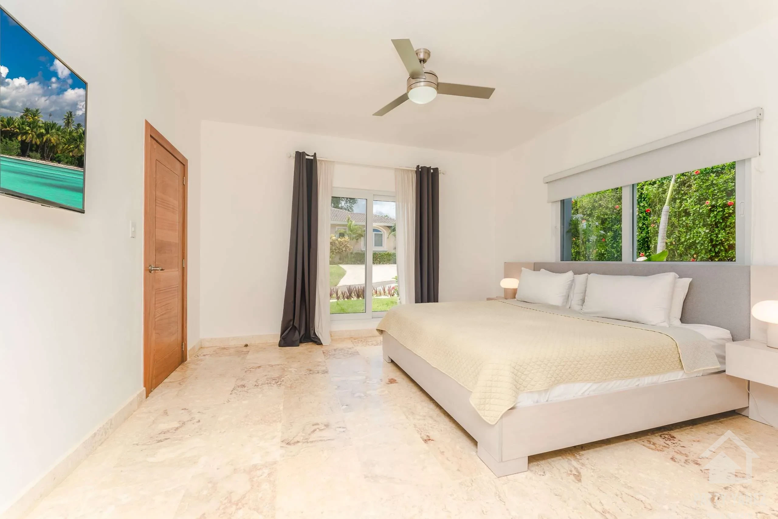 Modern Caribbean Villa with 4 Bedrooms and Private Pool