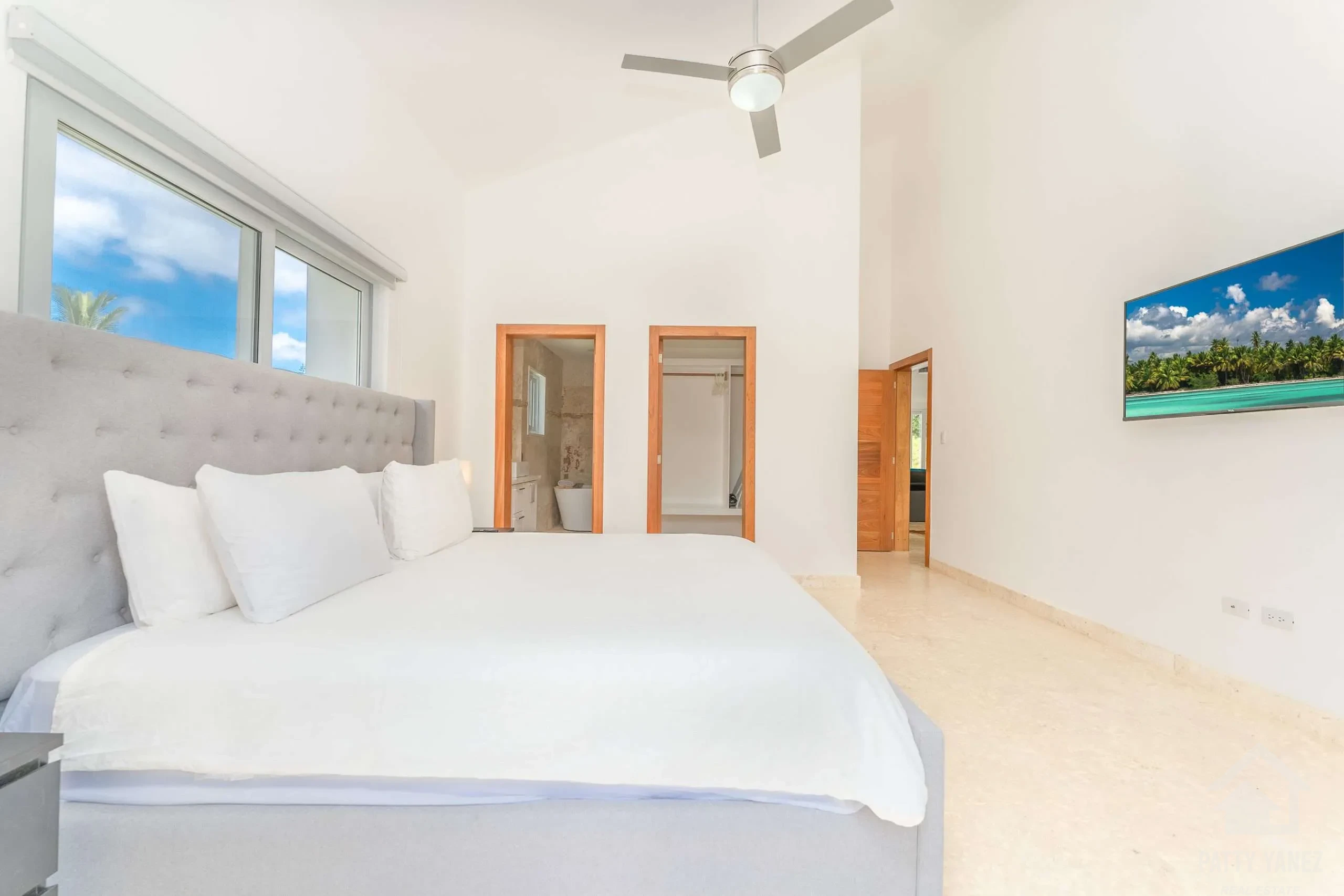 Modern Caribbean Villa with 4 Bedrooms and Private Pool