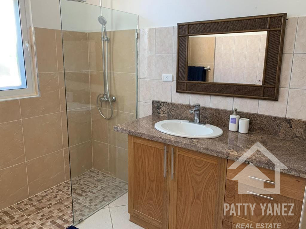 3-Bedroom Villa with Guest House in Playa Encuentro