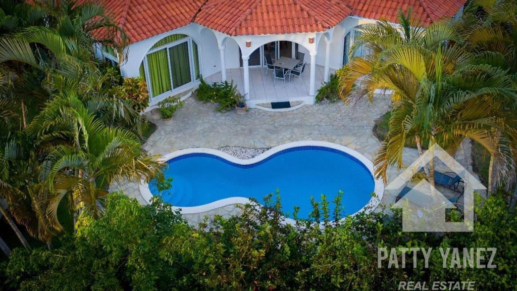 3-Bedroom Villa with Guest House in Playa Encuentro