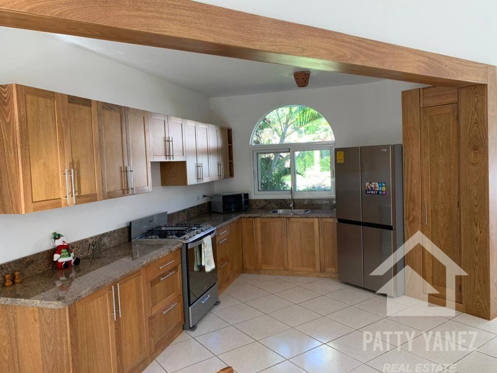 3-Bedroom Villa with Guest House in Playa Encuentro