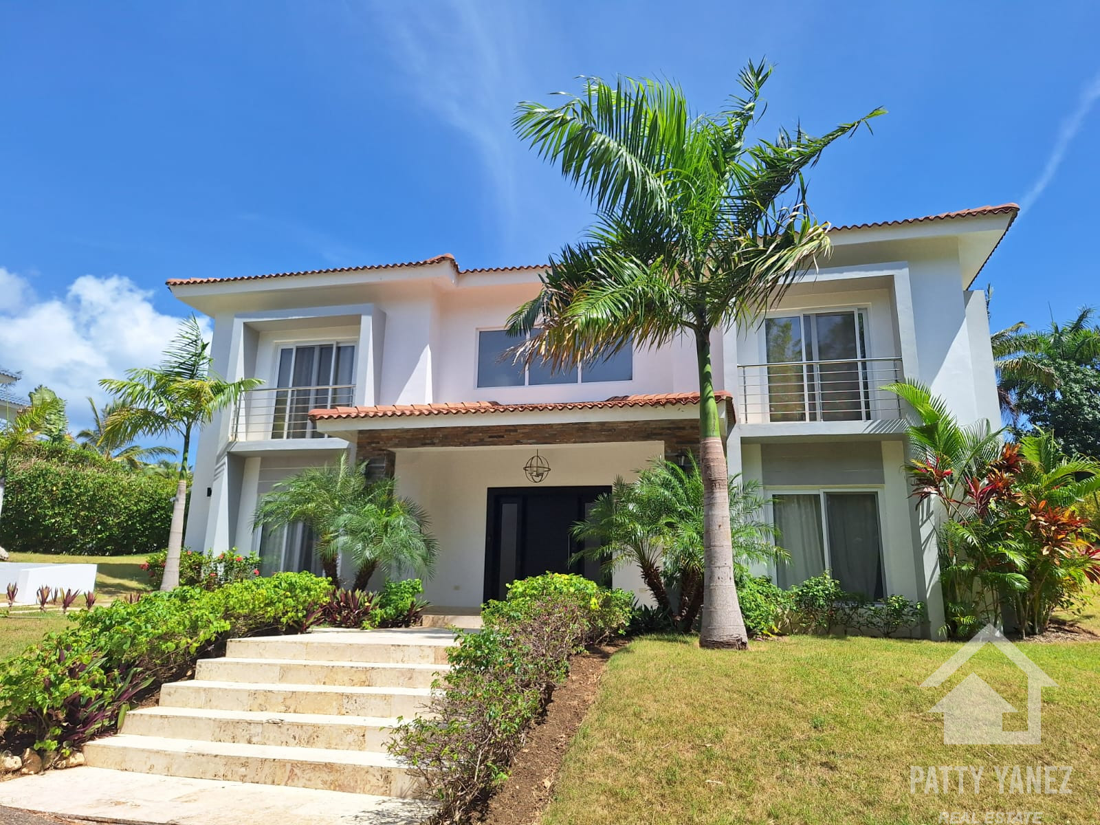 Modern Caribbean Villa with 4 Bedrooms and Private Pool