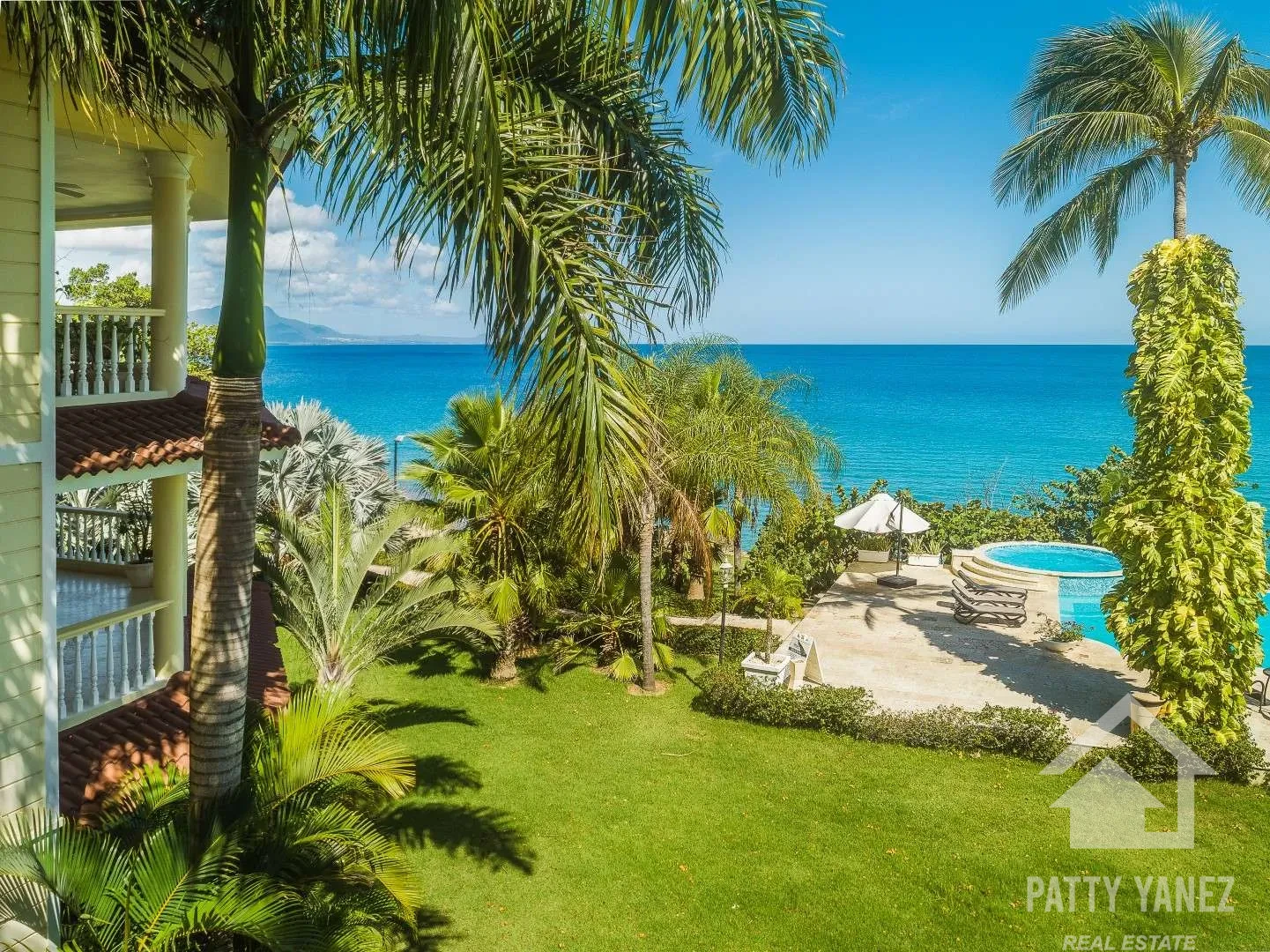 Beachfront Luxury 3-Bedroom Ocean View Condo