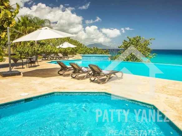 Beachfront Luxury 3-Bedroom Ocean View Condo