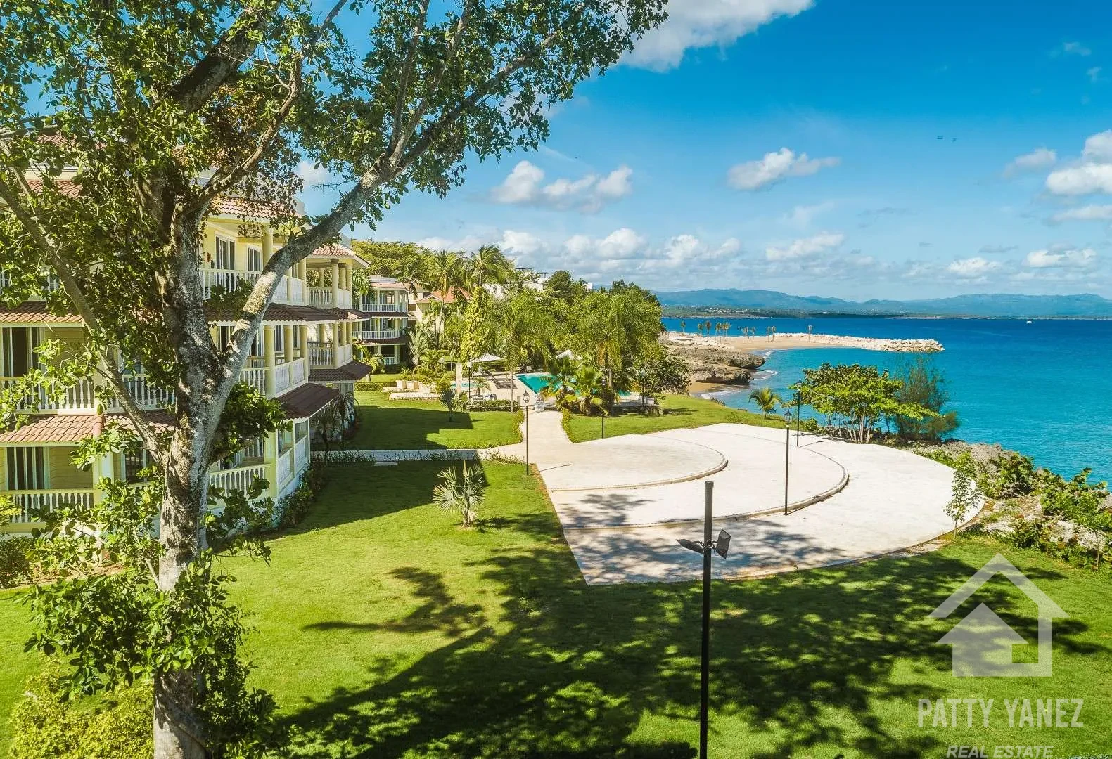 Beachfront Luxury 3-Bedroom Ocean View Condo