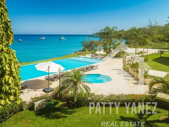 Beachfront Luxury 3-Bedroom Ocean View Condo