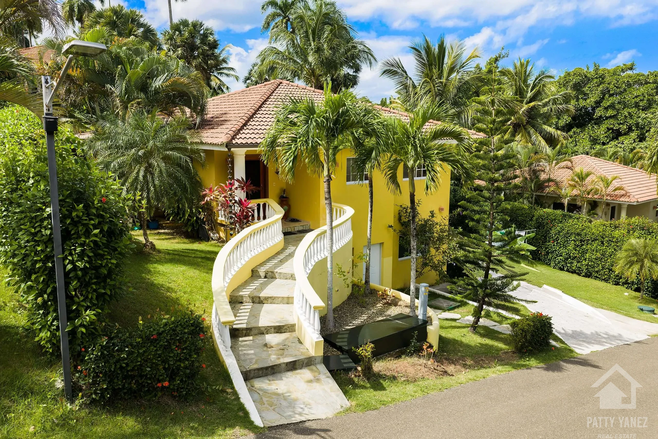 Villa de 2 recámaras con un departamento independiente de 1 recámara