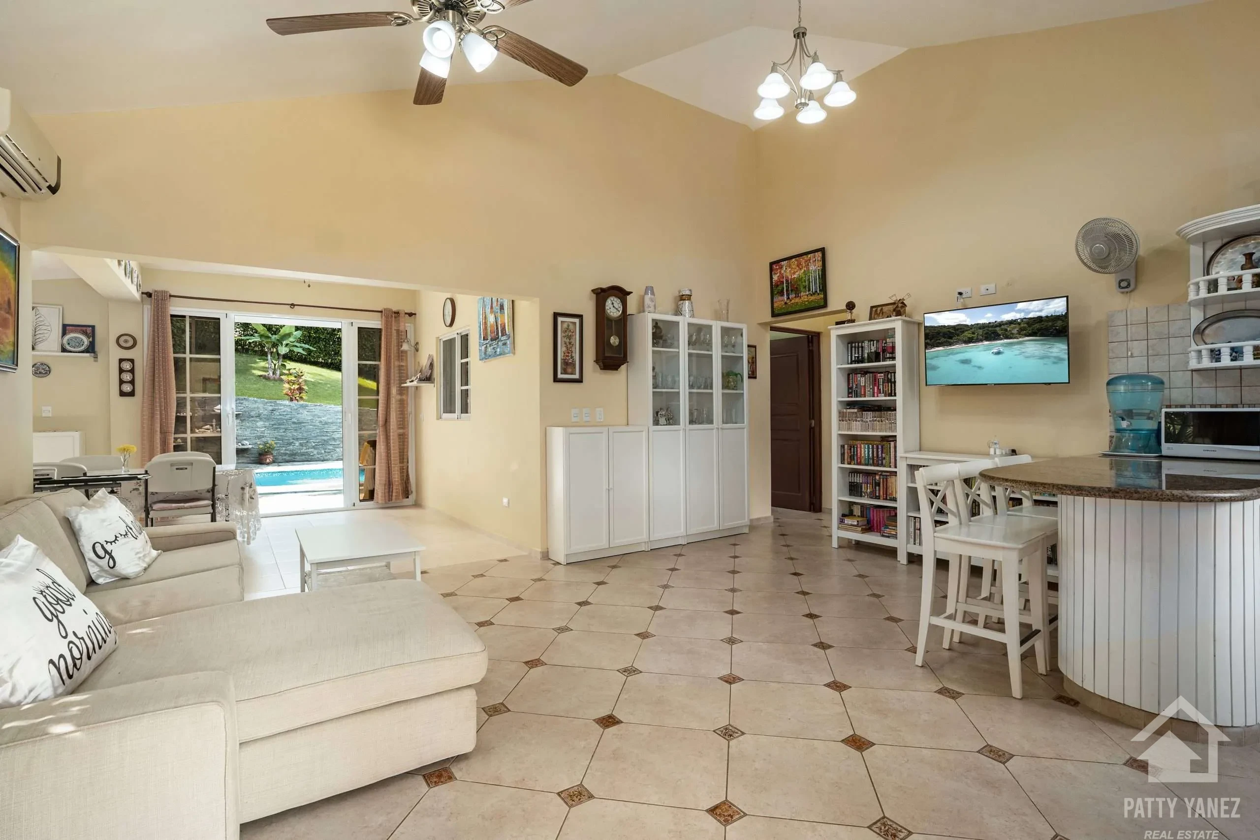 Villa de 2 recámaras con un departamento independiente de 1 recámara