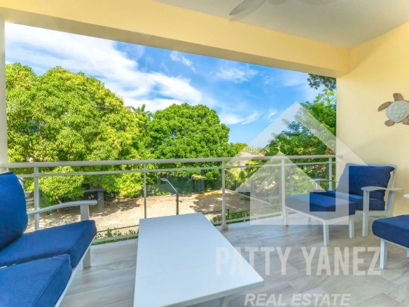 Condominio moderno amueblado de 3 recámaras con vista al mar y alberca