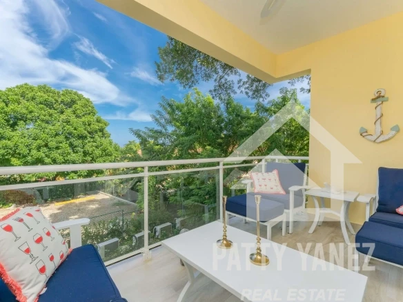Condominio moderno amueblado de 3 recámaras con vista al mar y alberca